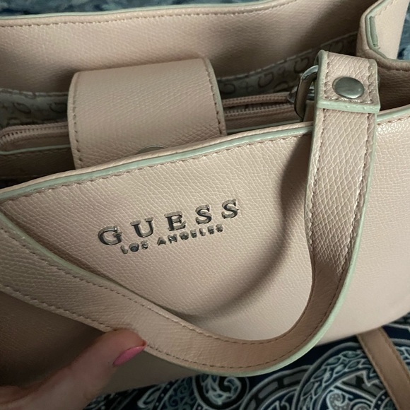 GUESS handbag - Picture 9 of 9
